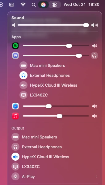 Discord's own output list, opened in the Sound view
